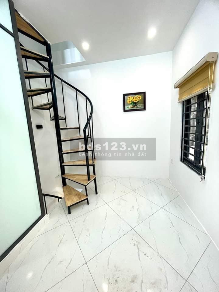 Bán nhà gần đường ô tô Tân Mai, Hoàng Mai 12m, 4 tầng, mt 3.1m, giá 1.65 tỷ.