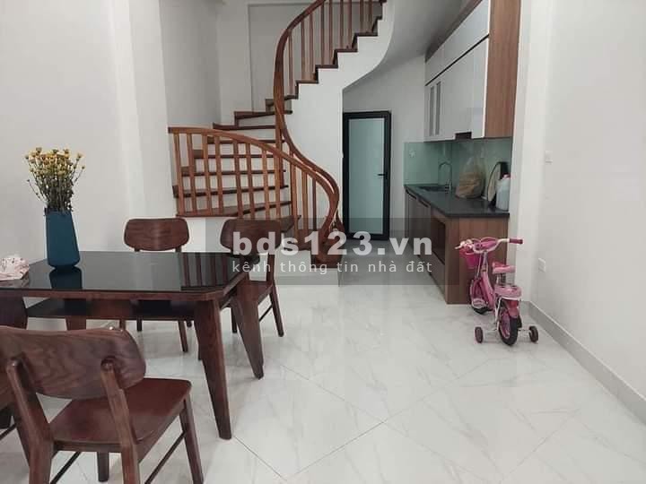Hoàng Hoa Thám, Nhà mới ở thích, Ngay sát phố, 40m2x5T 5.9 tỷ
