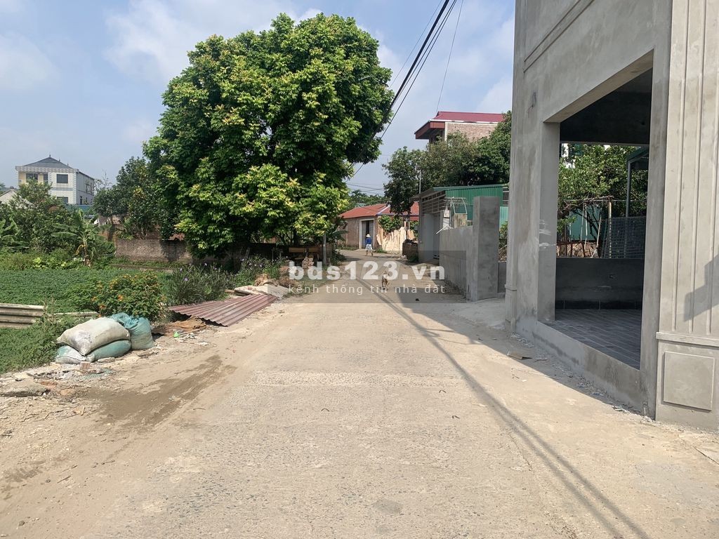 chính chủ cần sang nhượng mảnh đất 70m2 đẹp mặt tiền rộng Tân Xã