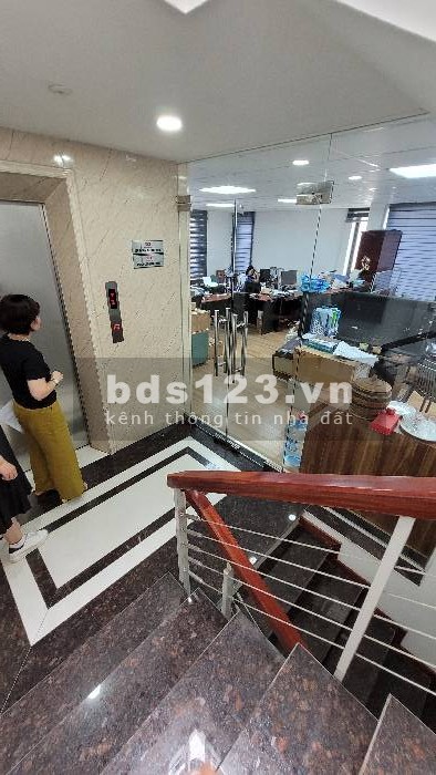 Bán nhà phố Vũ Ngọc Phan, đẳng cấp sống, hầm để xe riêng, bảo vệ 24/7, 160m2x5T, chỉ 60 tỷ