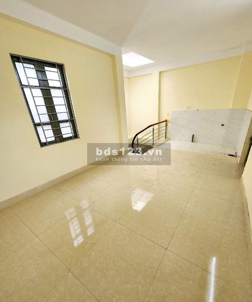 Bán nhà cực kiếm Minh Khai chỉ 20m ra mặt phố, 40m2, 5 tầng