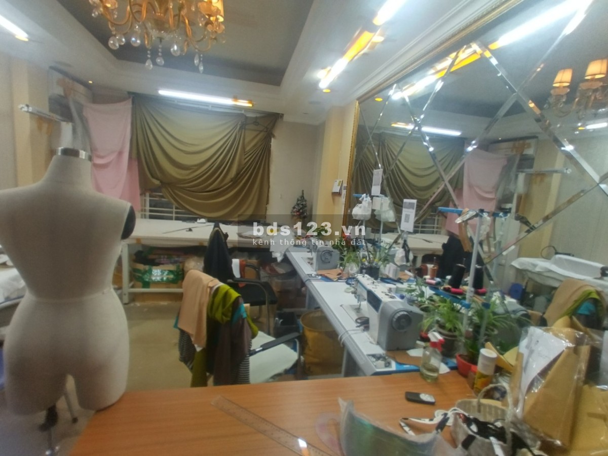 Cho thuê 3 hoặc 4 tầng. Nhà phố Yên Lãng. 70m2 mỗi tầng