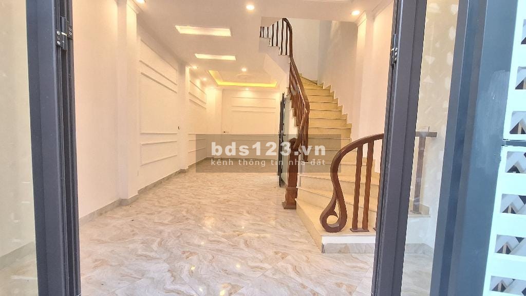 Bán nhà Bằng Liệt, Hoàng Mai, diện tích 36m2, 5 tầng