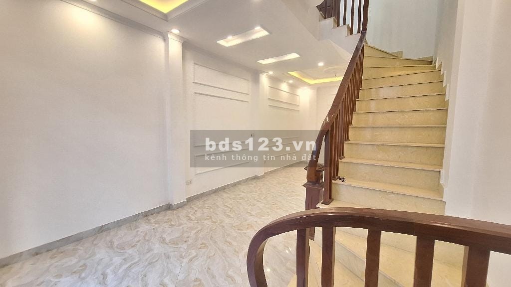 Bán nhà Bằng Liệt, Hoàng Mai, diện tích 36m2, 5 tầng