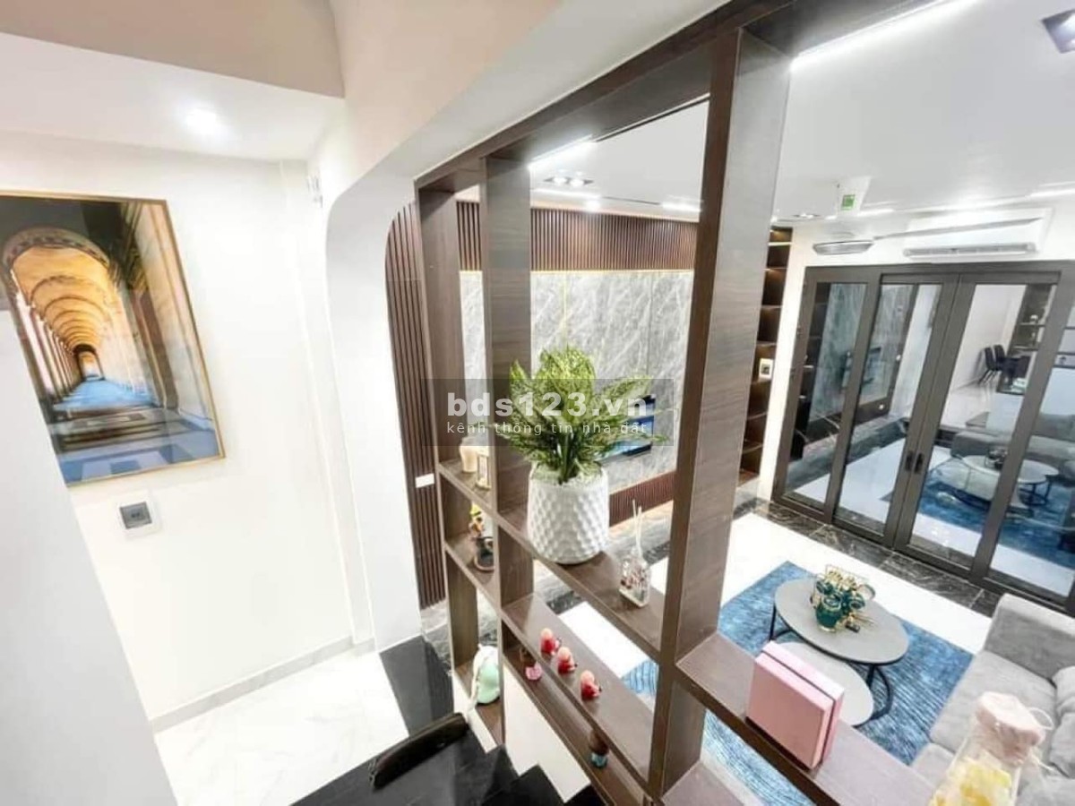Trung tâm Hào Nam, Đống Đa 44m2 x 4 Tang, mặt tiền 6m.Gía hot 8.6 tỷ cực hiếm