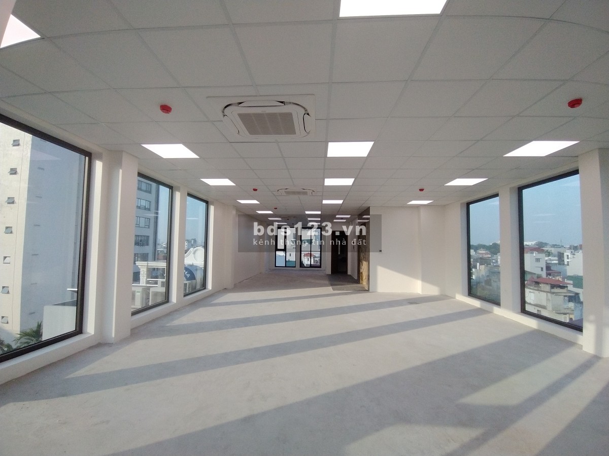CĐT cho thuê Văn phòng XUAN PHONG BUILDING Giang Văn Minh x Kim Mã view tứ phía 240.000/m2
