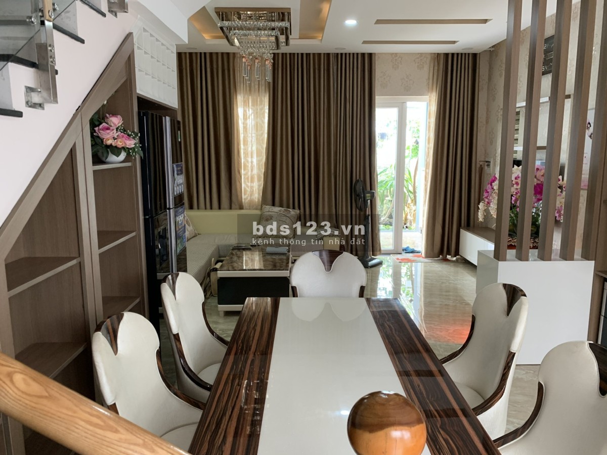 Chính Chủ Gửi bán nhà Phố Mega Village Khang Điền ban gấp 6,5 tỷ
