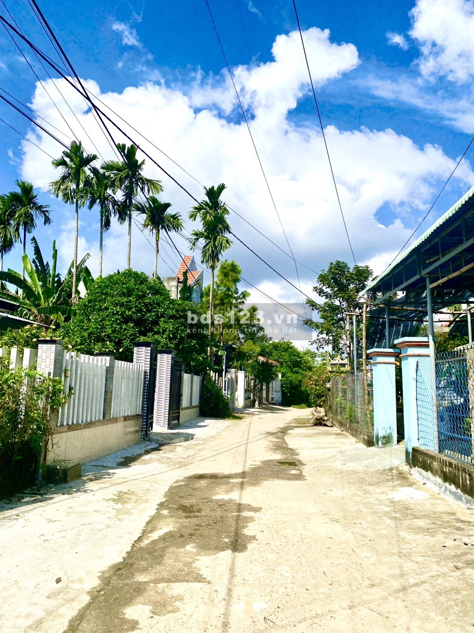 Bán gấp 595m2 đất ở đô thị hoàn toàn trung tâm thị trấn- gần Hội An. Giá chỉ 3 triêu/m2