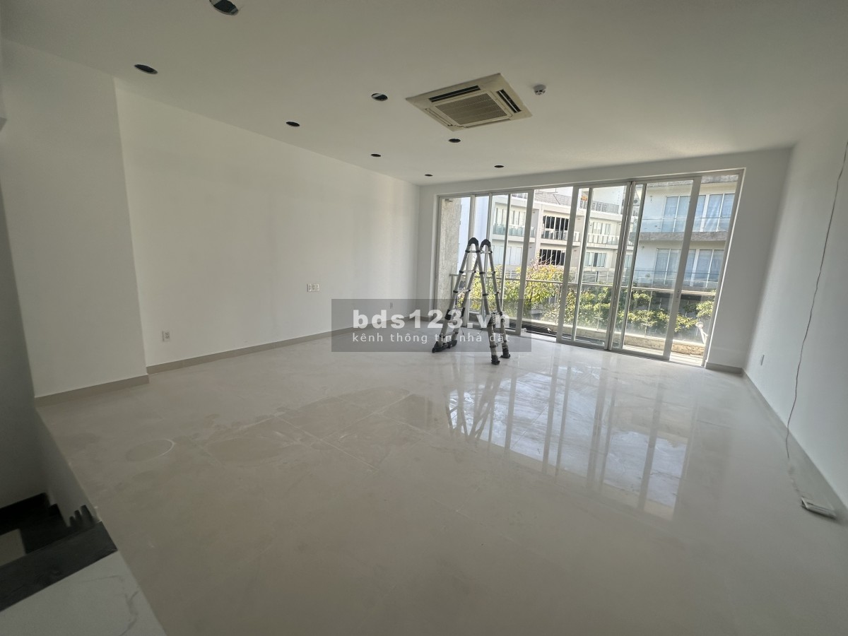 Cho thuê Nhà phố Shop sala 500m2 thang máy, 4 tầng giá 4000$