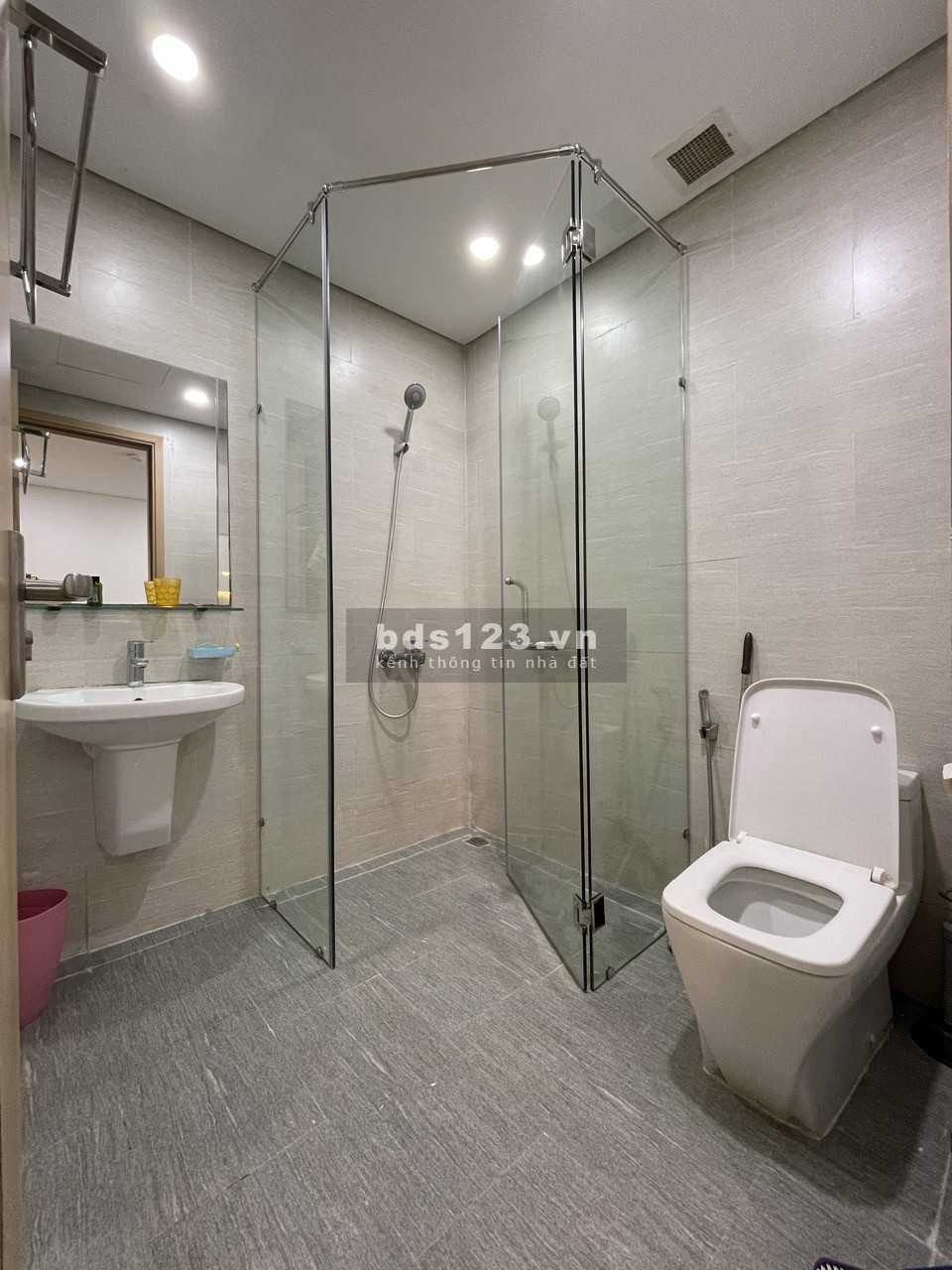 Cho thuê căn hộ Fhome 2 phòng ngủ, view sông