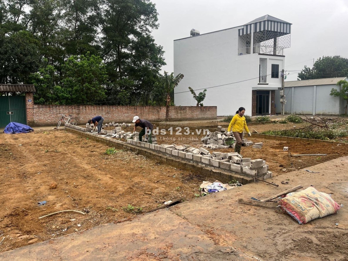 Bán lô đất chỉ 26.5tr/m2, full thổ cư, mặt tiền 6m tại thôn 2 Tân Xã, cách CNC Hoà Lạc chỉ 600m