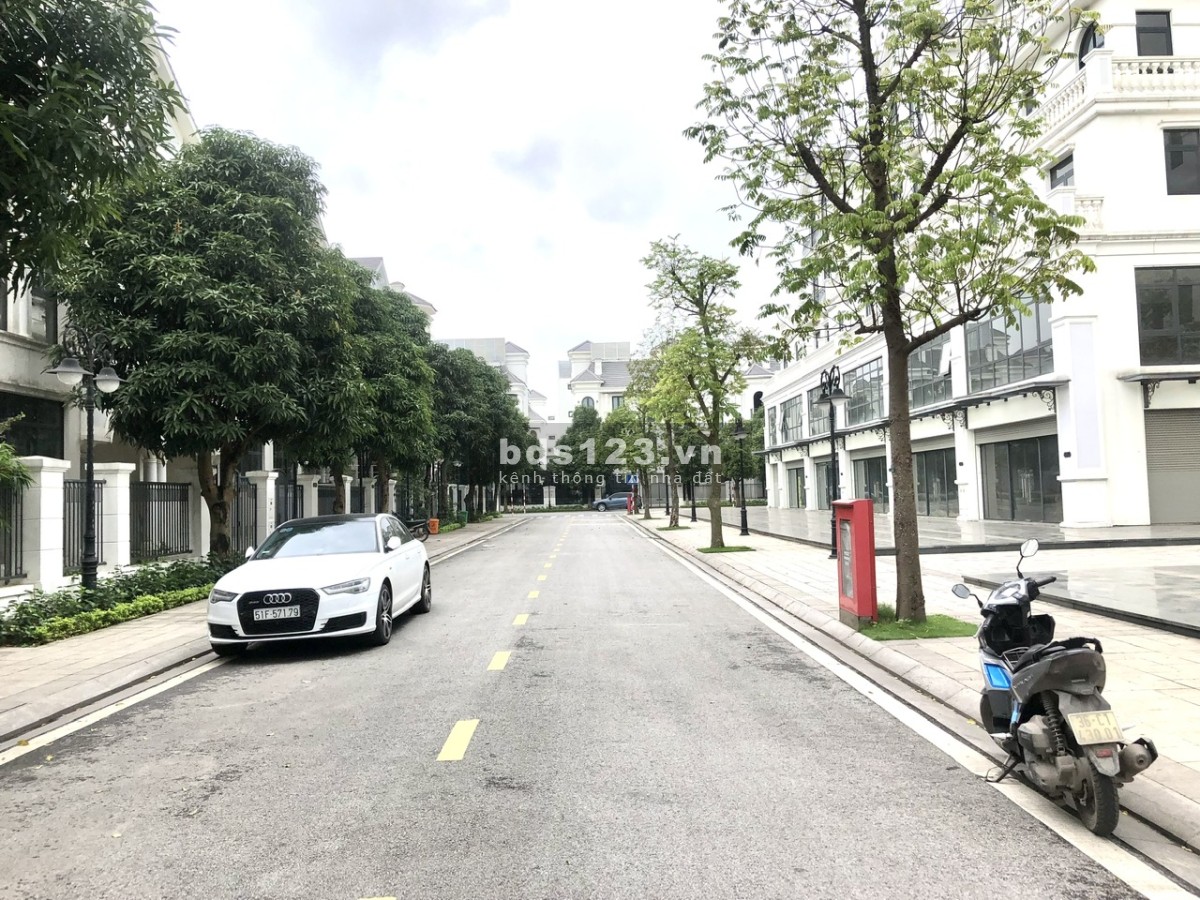 Liền kề Sao Biển xây 70m2/sàn, đường thông gần Biển, giá 1x tỷ Vin Gia Lâm (0985941715)