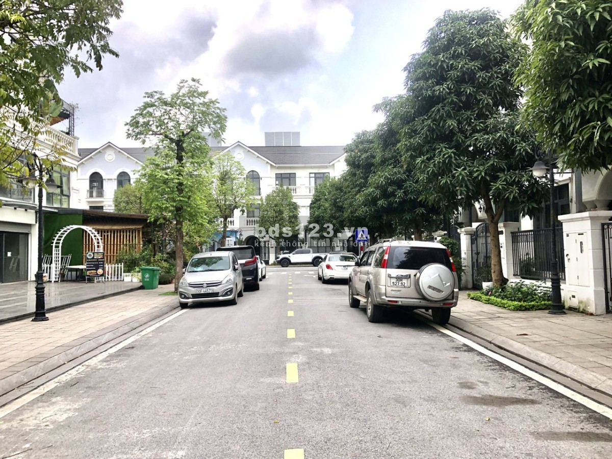 Liền kề Sao Biển xây 70m2/sàn, đường thông gần Biển, giá 1x tỷ Vin Gia Lâm (0985941715)
