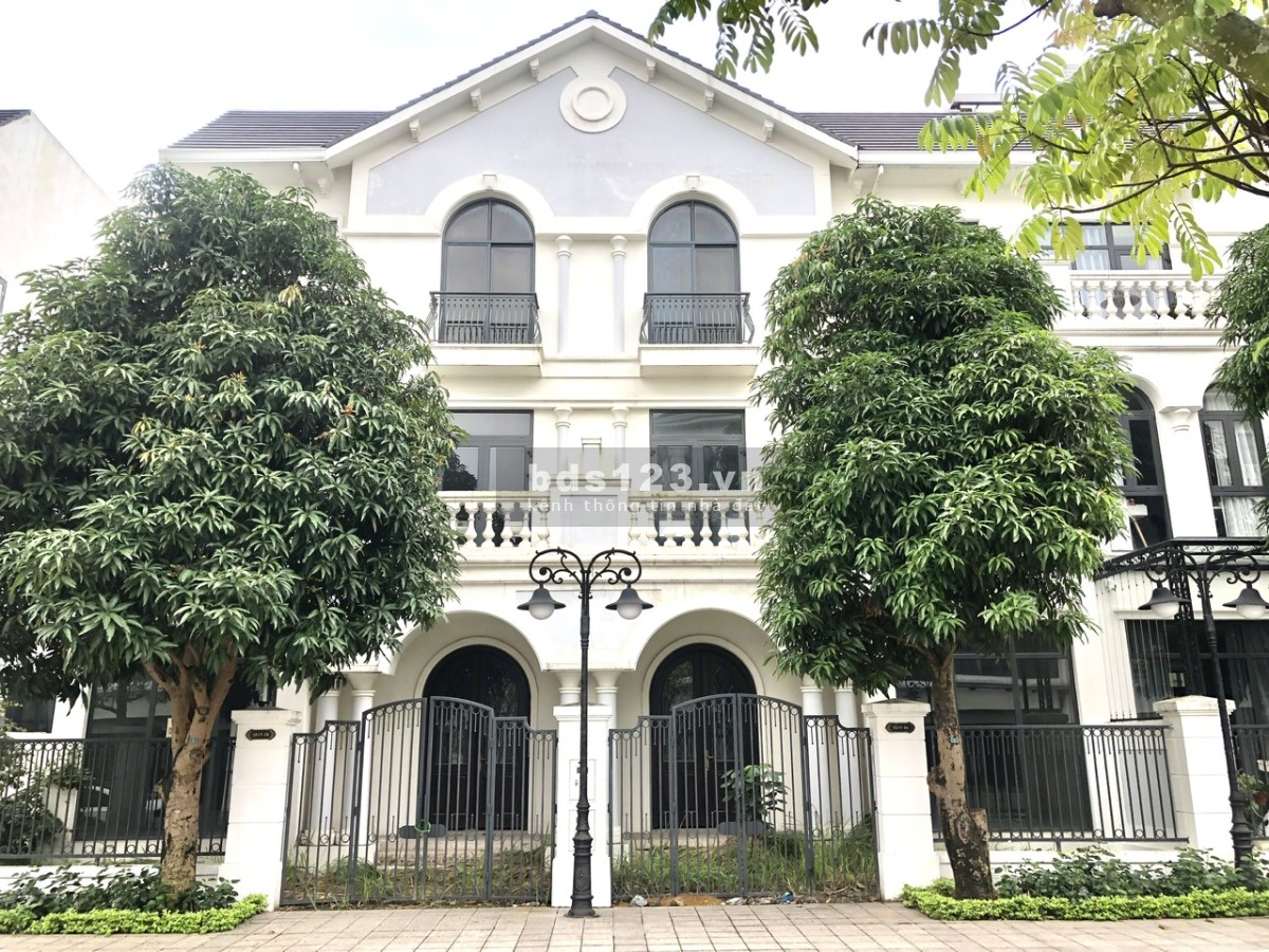 Liền kề Sao Biển xây 70m2/sàn, đường thông gần Biển, giá 1x tỷ Vin Gia Lâm (0985941715)