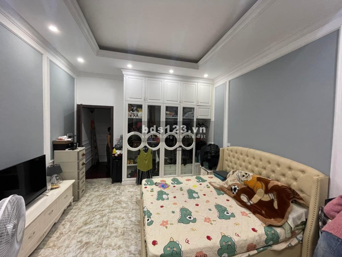 Nhà phố Linh Quang, Đống Đa, 38m2 x 5 tầng, lô góc, giá 6,5 tỷ ô tô đỗ cửa