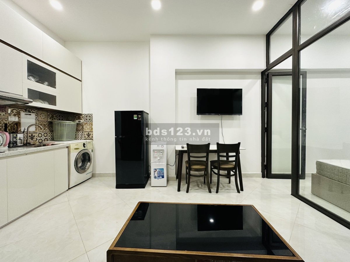 Cần bán gấp CCMN Hai Bà Trưng 90M2 MT 6M xây 7 tầng thang máy giá chỉ 14 tỷ