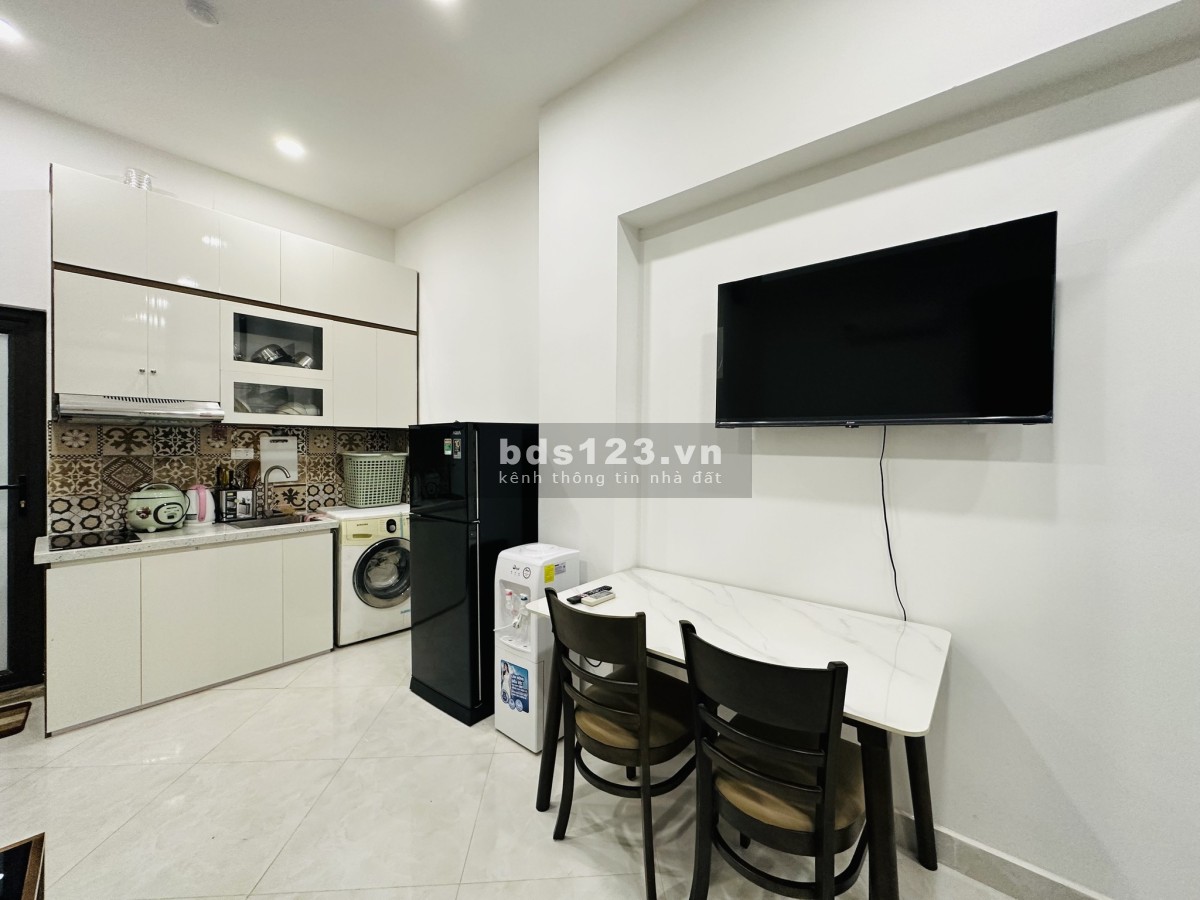 Cần bán gấp CCMN Hai Bà Trưng 90M2 MT 6M xây 7 tầng thang máy giá chỉ 14 tỷ
