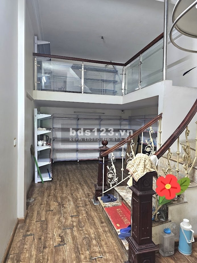 Chính chủ cho thuê nhà nguyên căn nhà 5 tầng mặt phố Chính Tây Sơn, có thang máy