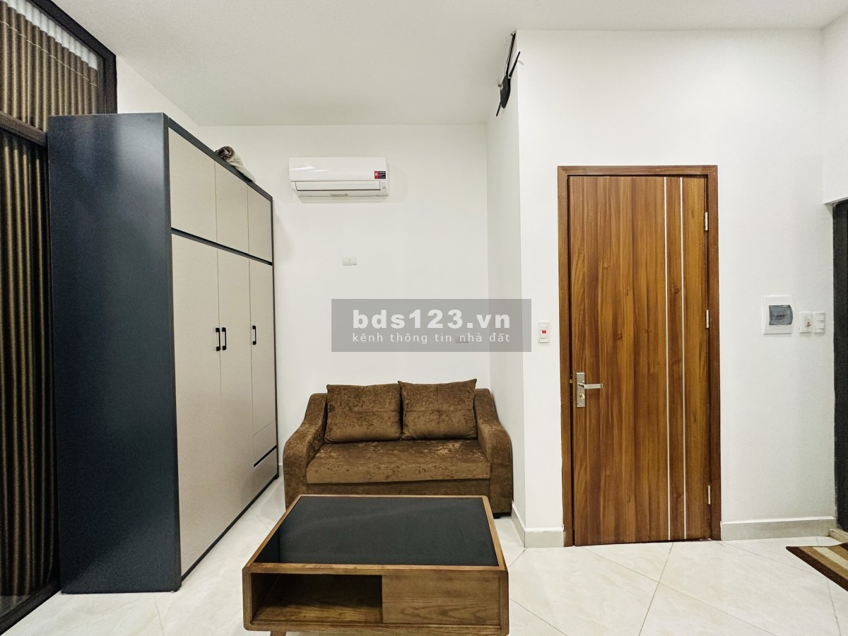 Cần bán gấp CCMN Hai Bà Trưng 90M2 MT 6M xây 7 tầng thang máy giá chỉ 14 tỷ
