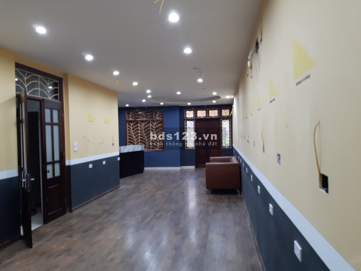 Cho thuê tầng 3, nhà số 03, phố Dương Quảng Hàm, Cầu Giấy, Hà Nội.