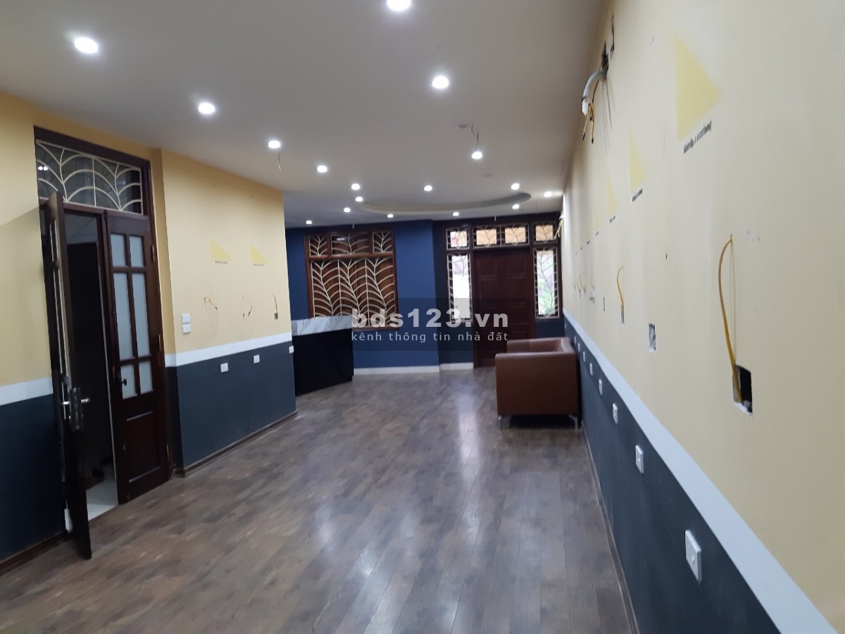 Cho thuê tầng 3, nhà số 03, phố Dương Quảng Hàm, Cầu Giấy, Hà Nội.