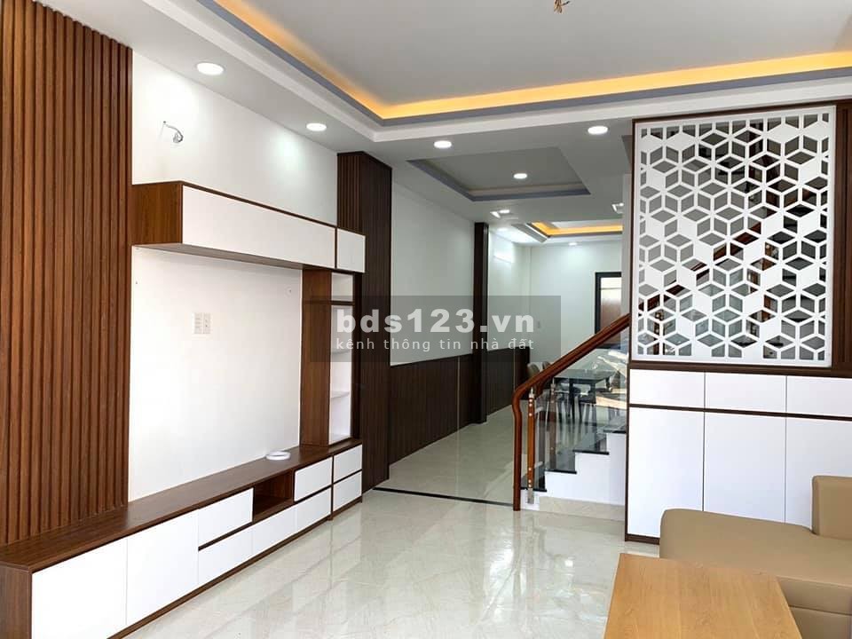 Cần bán gấp nhà 6x10m, 1 trệt 1 lầu. Nhật Tảo, phường 12, Quận 10