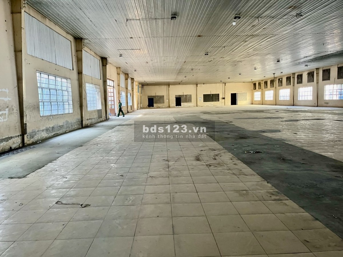 Cho thuê kho quận Tân Bình 3.800m2. Cộng Hoà. Pccc đầy đủ. 120k/m2.