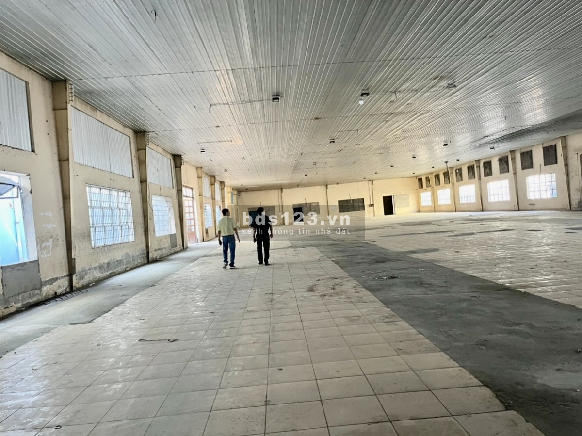 Cho thuê kho quận Tân Bình 3.800m2. Cộng Hoà. Pccc đầy đủ. 120k/m2.