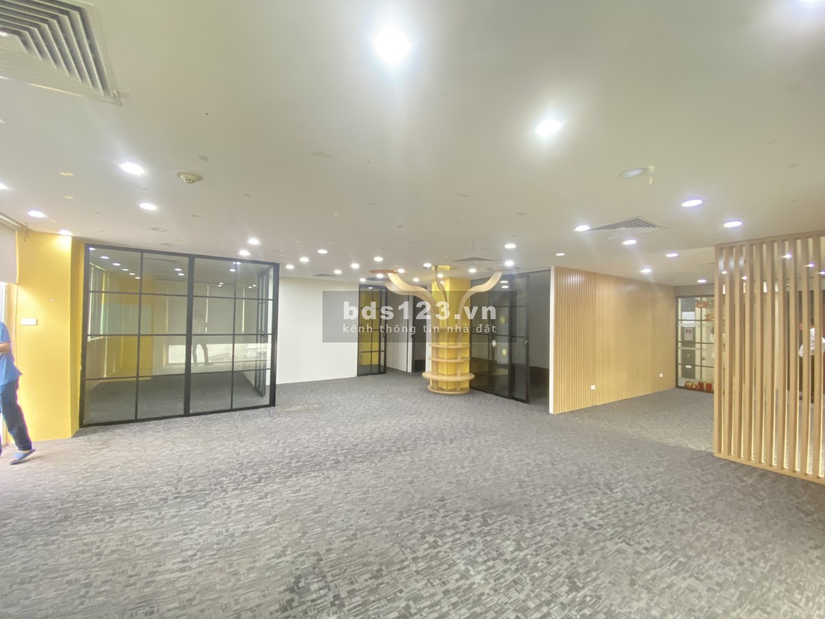 Chính chủ cho thuê sàn văn phòng 150m2 tại mặt phố Trần Quốc Toản - Q Hoàn Kiếm