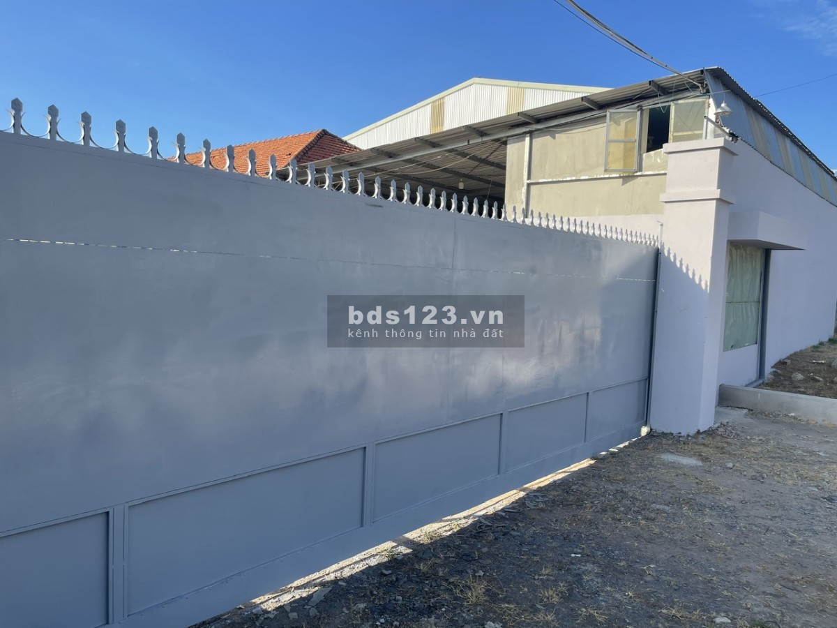 Bán đất khu công nghiệp giá tốt có thể xây dựng nhà xưởng công ty.