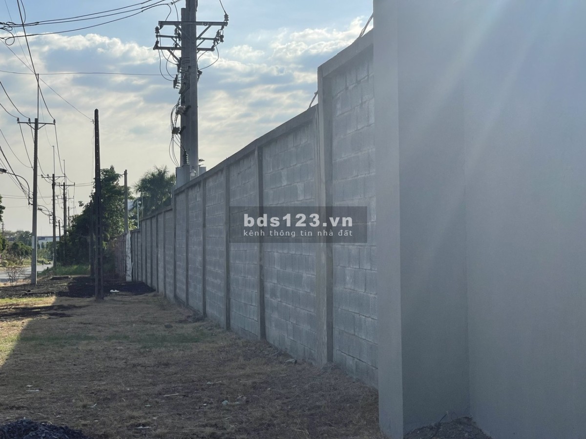 Bán đất khu công nghiệp giá tốt có thể xây dựng nhà xưởng công ty.