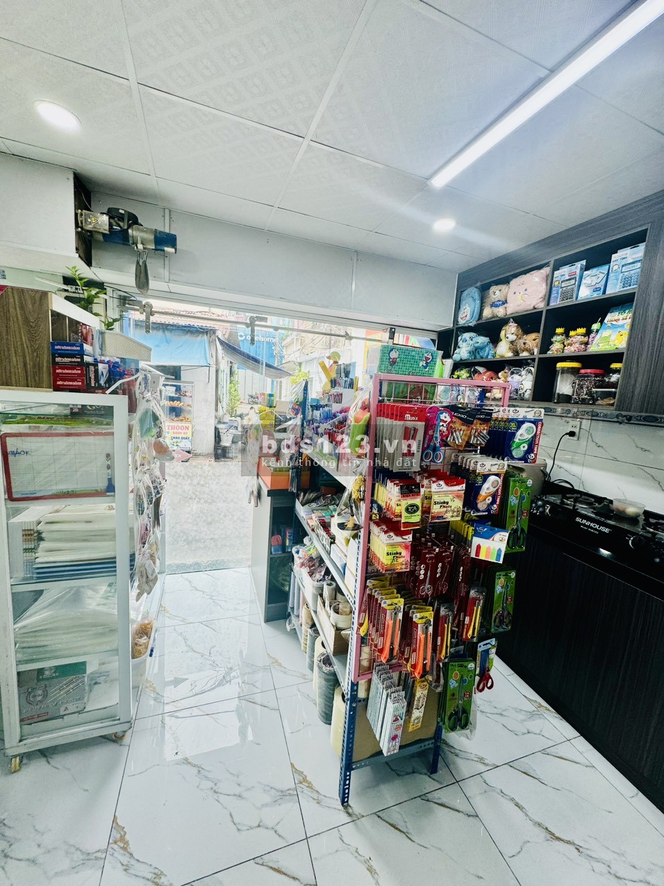 Nhà mặt tiền đường lớn 6m 1 trệt 1 lầu 2 pn full nội thất (7x4)m2 P.5 Q. Bình Thạnh giá 16 Triệu
