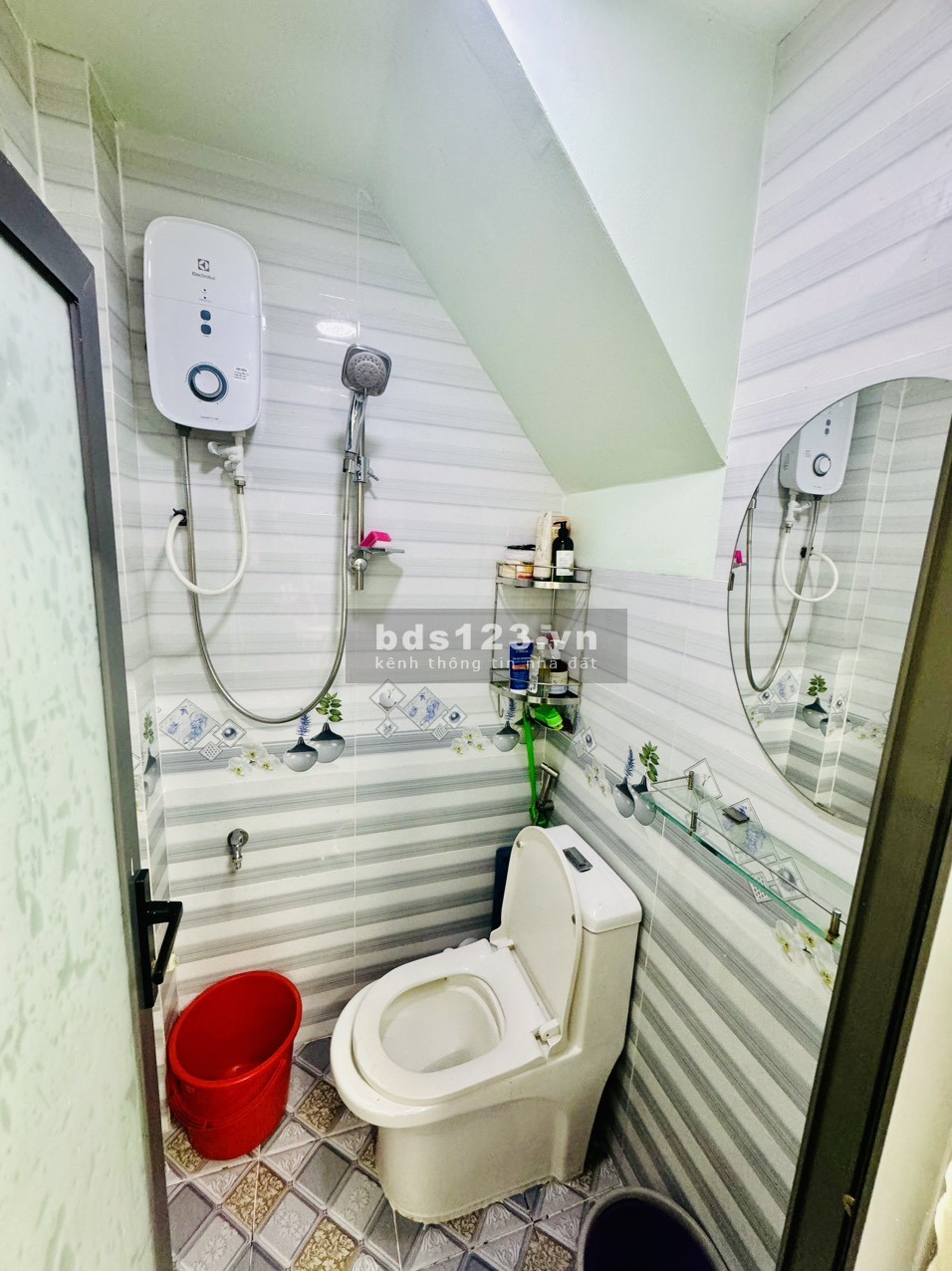 Nhà mặt tiền đường lớn 6m 1 trệt 1 lầu 2 pn full nội thất (7x4)m2 P.5 Q. Bình Thạnh giá 16 Triệu