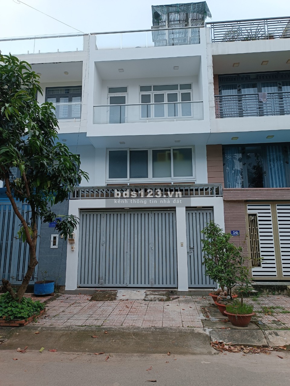 Bán nhà 3 lầu dự án Xây dựng số 5 đường Liên phường Q.9 giá tốt 7 tỷ 950 triệu