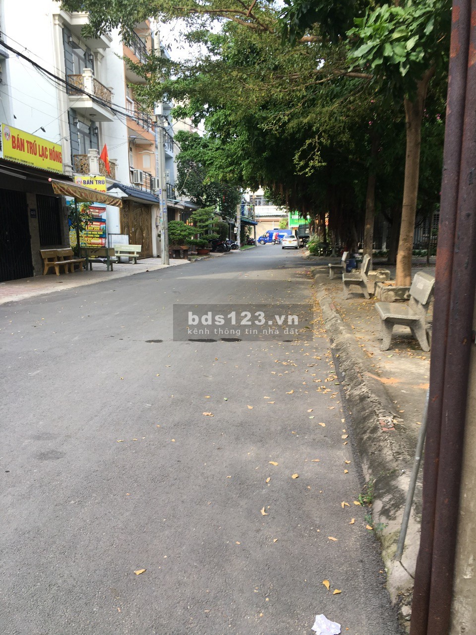 Bán nhà mới, giá 7.5 tỷ, 2 mặt tiền, đường xe tải lớn tránh nhau, có lề đường trước nhà