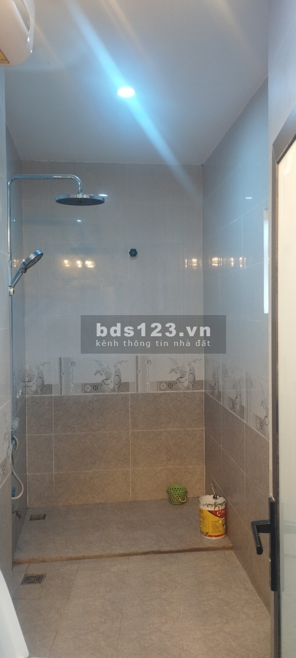 Bán gấp nhà mặt phố kinh doanh, view hồ, 2 mặt tiền, ngay cầu Phùng, 5 tầng, 62m2 nhỉnh 6 tỷ