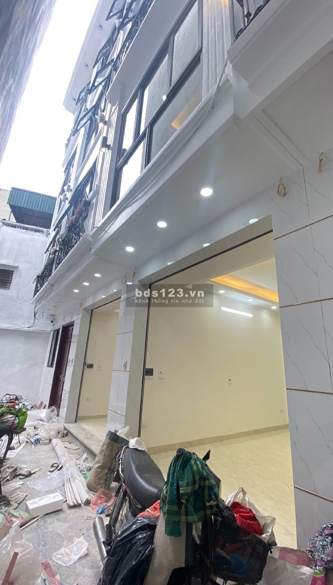 Siêu phẩm Kim Mã 30M2× 5 tầng chỉ hơn 5 tỷ - Gần phố cách ô tô 30M