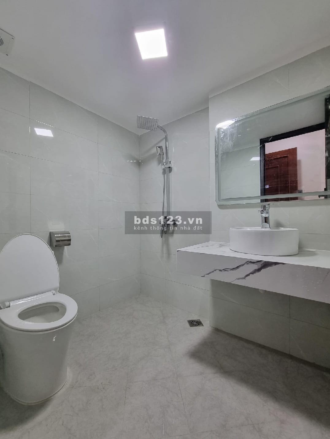 Siêu phẩm Kim Mã 30M2× 5 tầng chỉ hơn 5 tỷ - Gần phố cách ô tô 30M