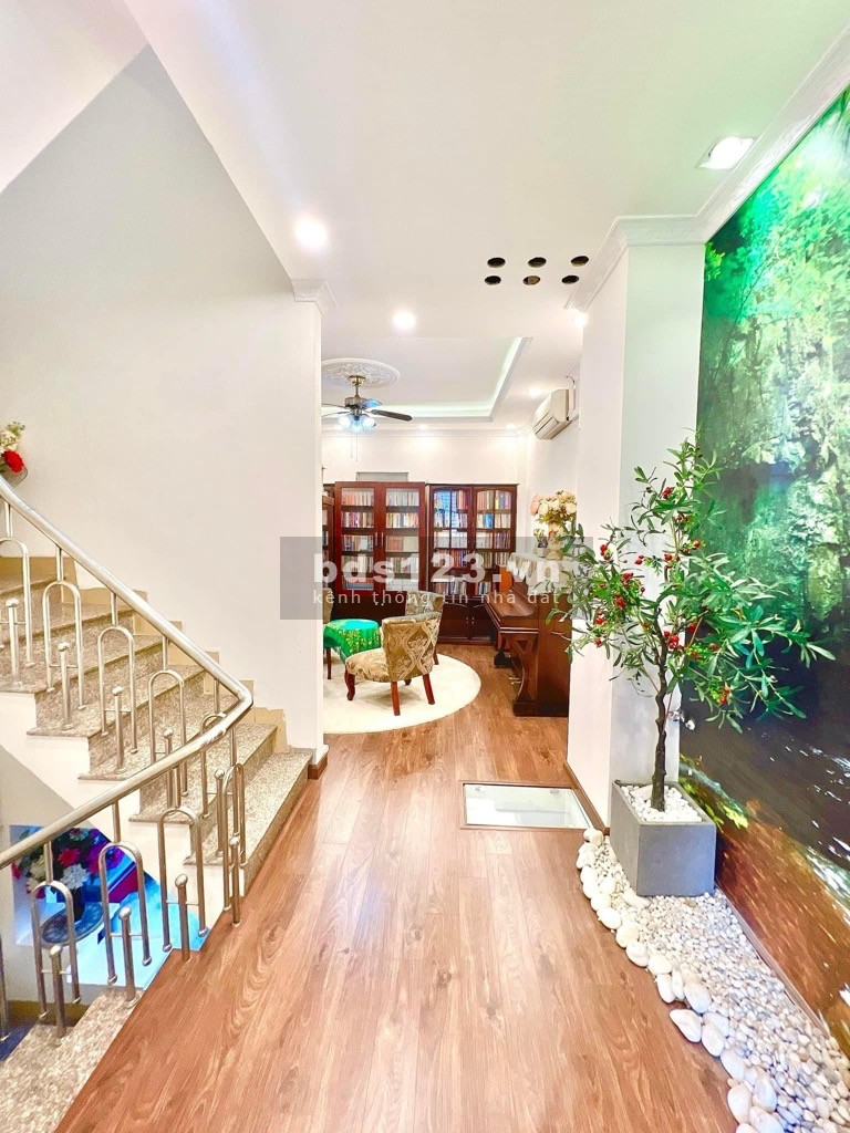 Bán nhà phố Giãng Võ, kinh doanh, ô tô, MT rộng, nở hậu nhẹ, 45Mx5T, nhỉnh 8 tỷ