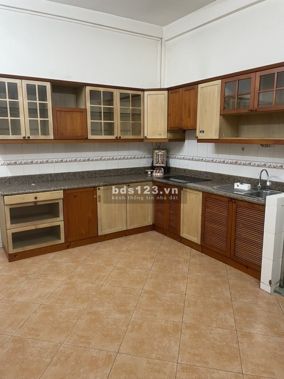 Nhà bán mặt tiền Sư Vạn Hạnh 50m2 20 tỷ Thương Lượng