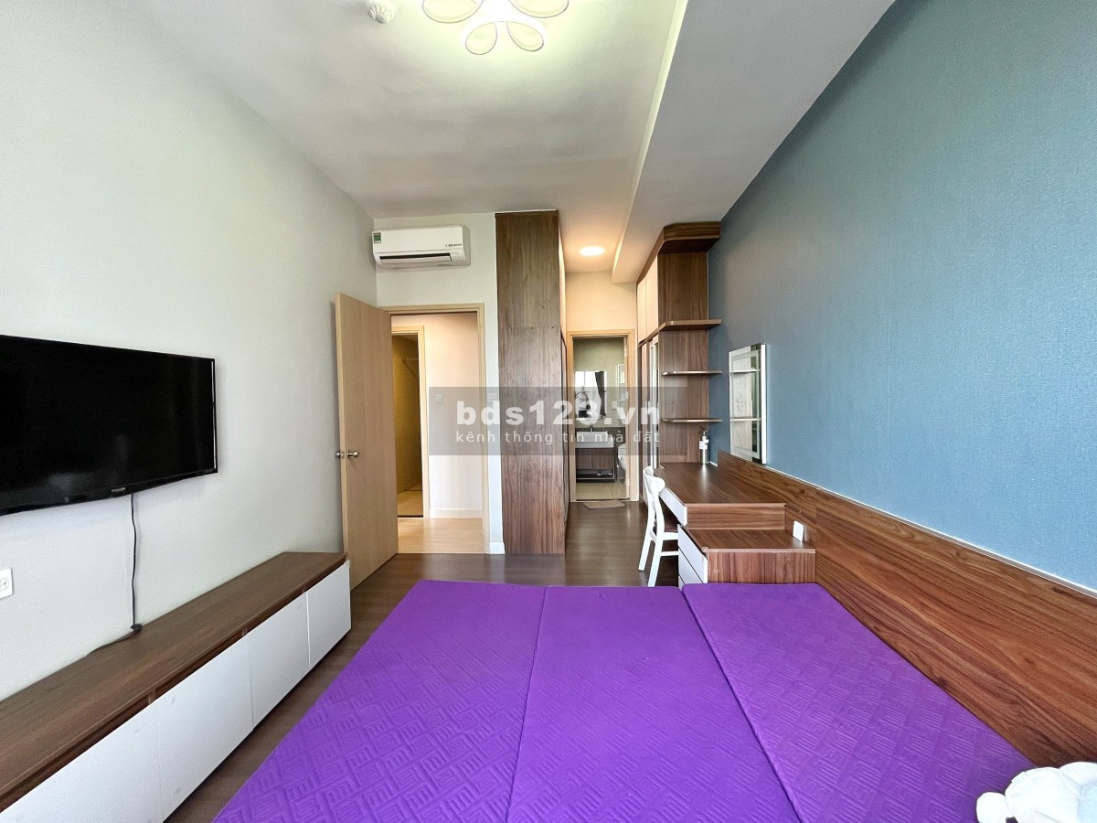 Bán 2pn Full nội thất giá rất tốt chỉ 4 tỷ ban công rộng thoáng 73m2 View Landmark 81