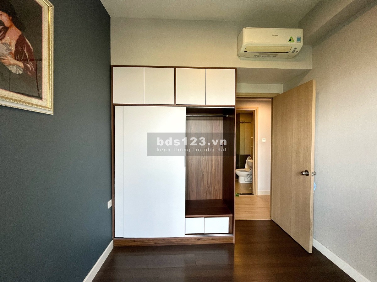 Bán 2pn Full nội thất giá rất tốt chỉ 4 tỷ ban công rộng thoáng 73m2 View Landmark 81