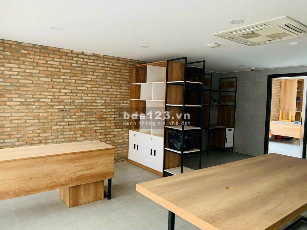 Tòa nhà cực rộng, đã setup sẵn cho văn phòng công ty