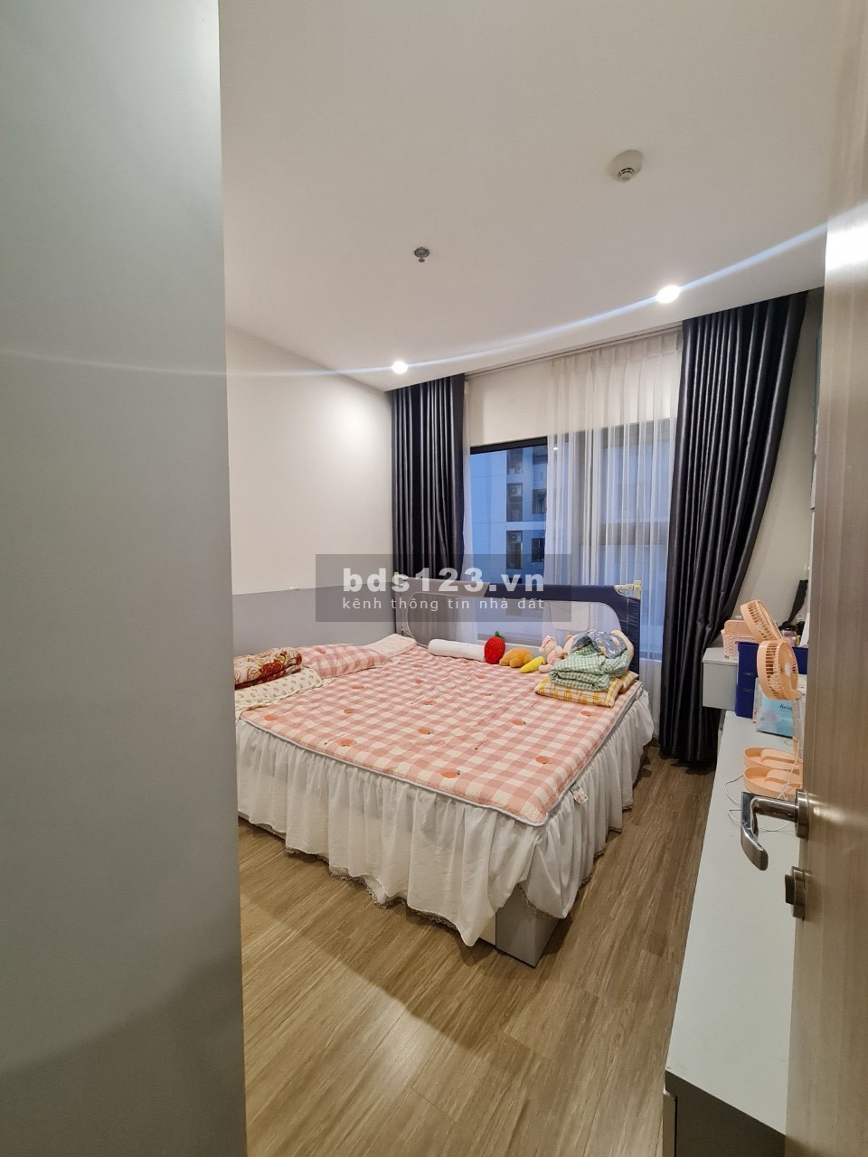 List căn 2PN Vinhomes Grand Park, có sổ hồng 2.1 tỷ. Liên hệ 0908 006 009