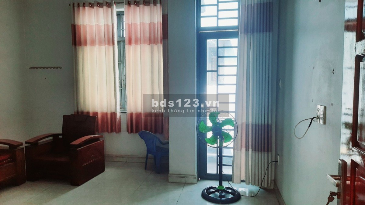 Nhà hẻm xe tải, 1 trệt 2 lầu, 4pn 3wc, sẵn nội thất