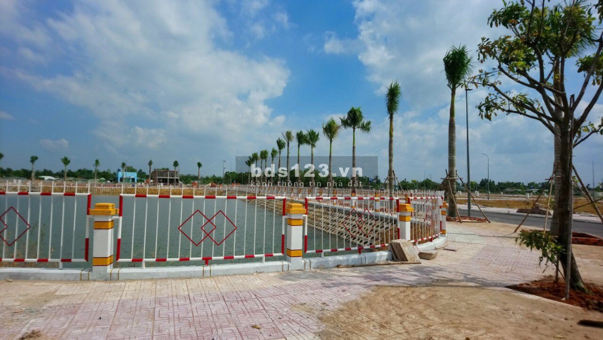 Chính chủ ngộp bán gấp nền đất ngay trung tâm Thủ Thừa .