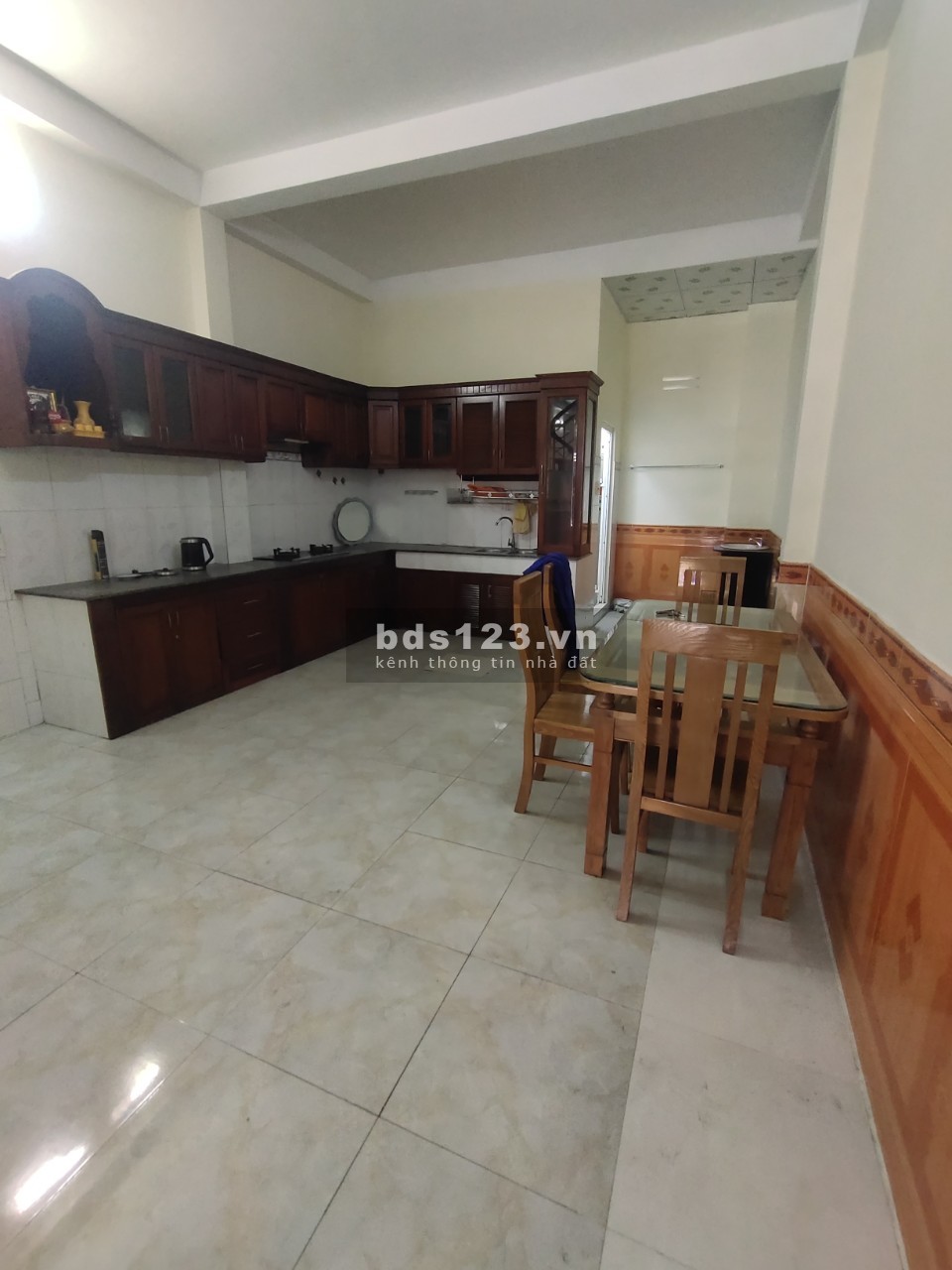 Nhà mặt tiền 1 trệt 2 lầu, 4pn. Kinh doanh mọi ngành nghề, sẵn điện 3 pha