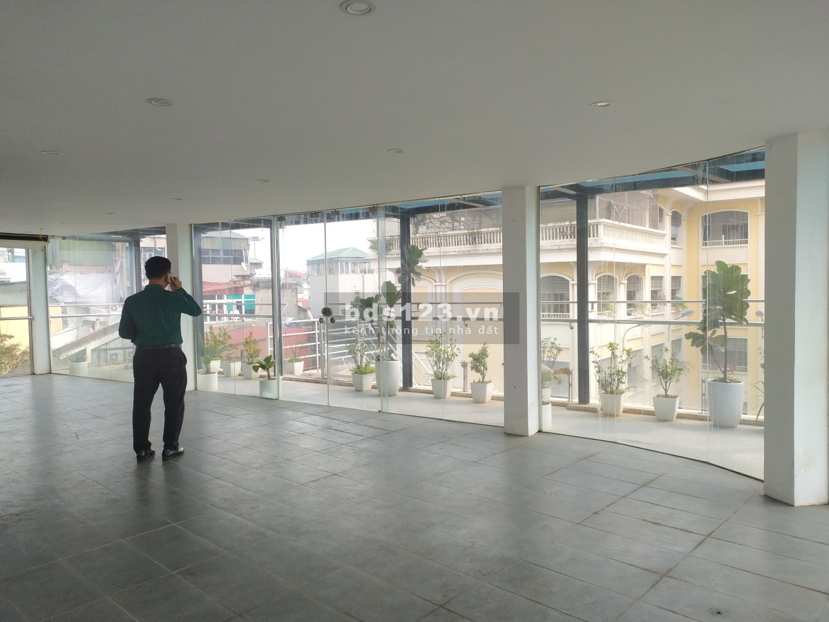 Văn phòng chuyên nghiệp, view đẹp tại Xuân Phong Building Vạn Phúc, Ba Đình 10$/m2
