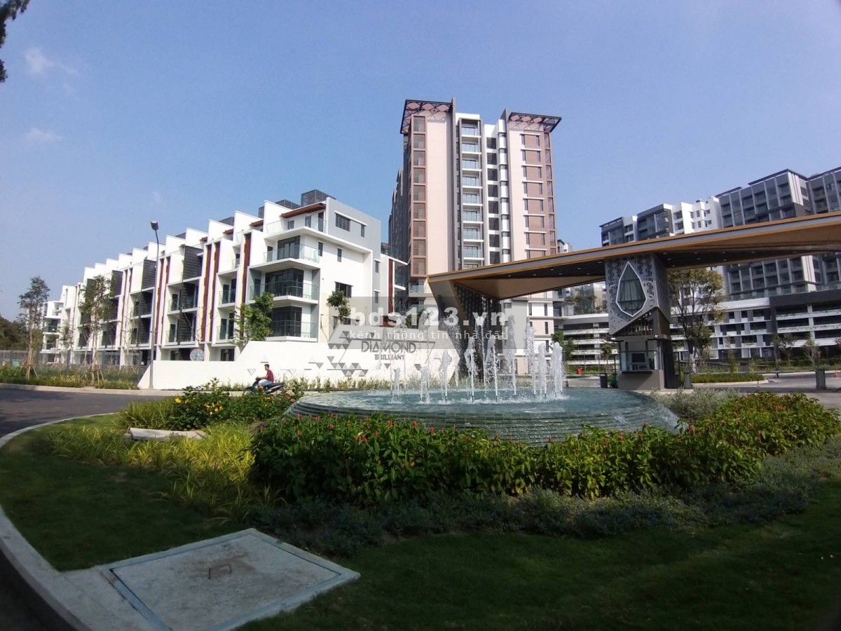 Cho thuê căn 2Pn Diamond Brilliant, 96m2, giá 16tr, bao phí quan lý