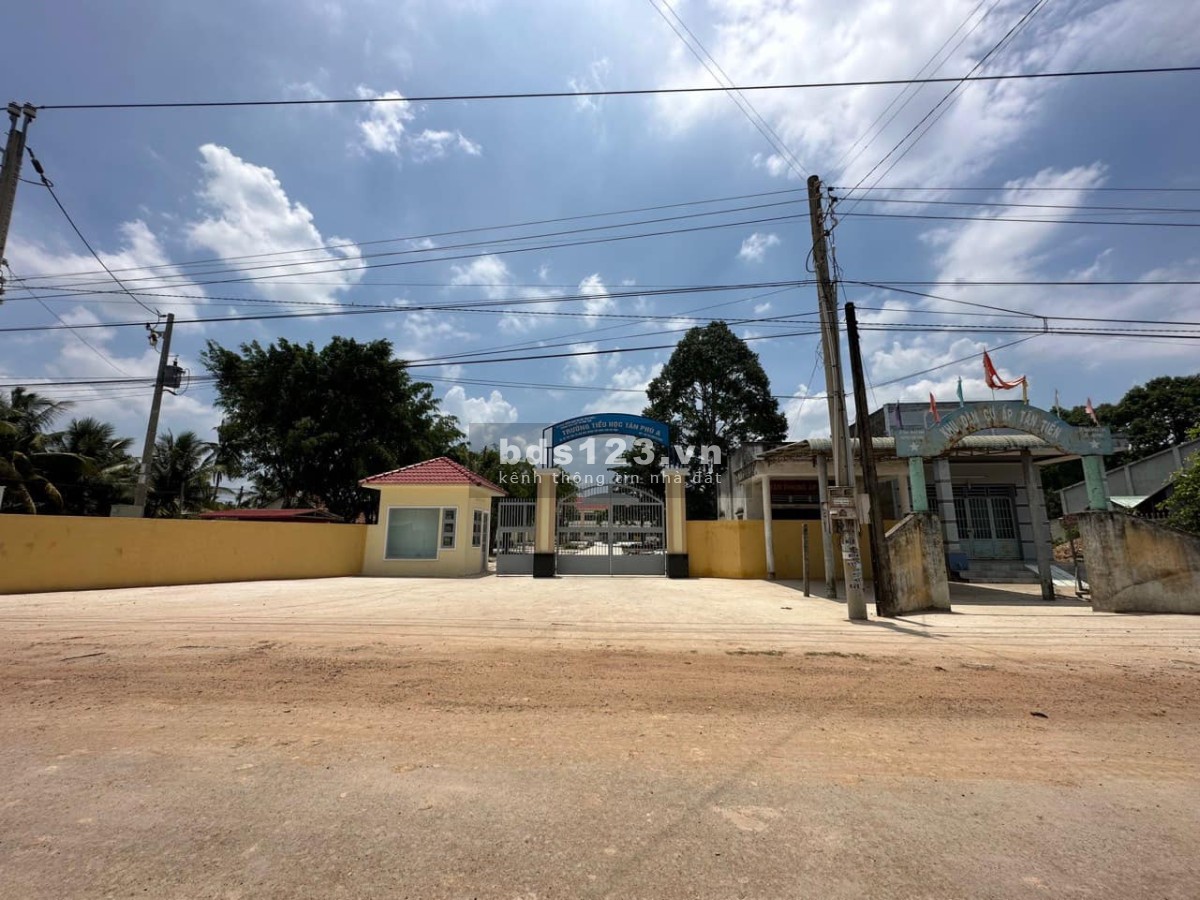 Đất đường bê tông sổ riêng Gần KCN Tân Phú, đường ĐT 785, chợ chiều Tân Phú Giá chỉ 275 triệu,